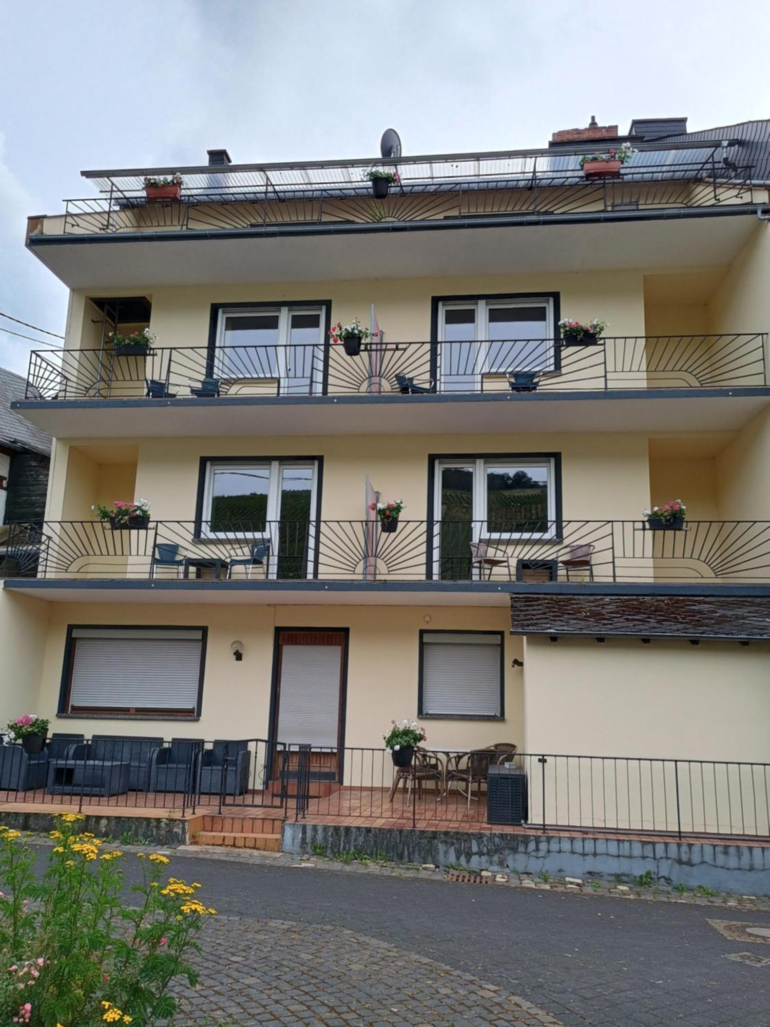 Gasthof Zur Grafschaft Veldenz エクステリア 写真