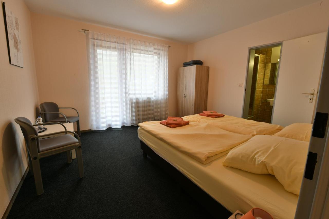 Gasthof Zur Grafschaft Veldenz エクステリア 写真